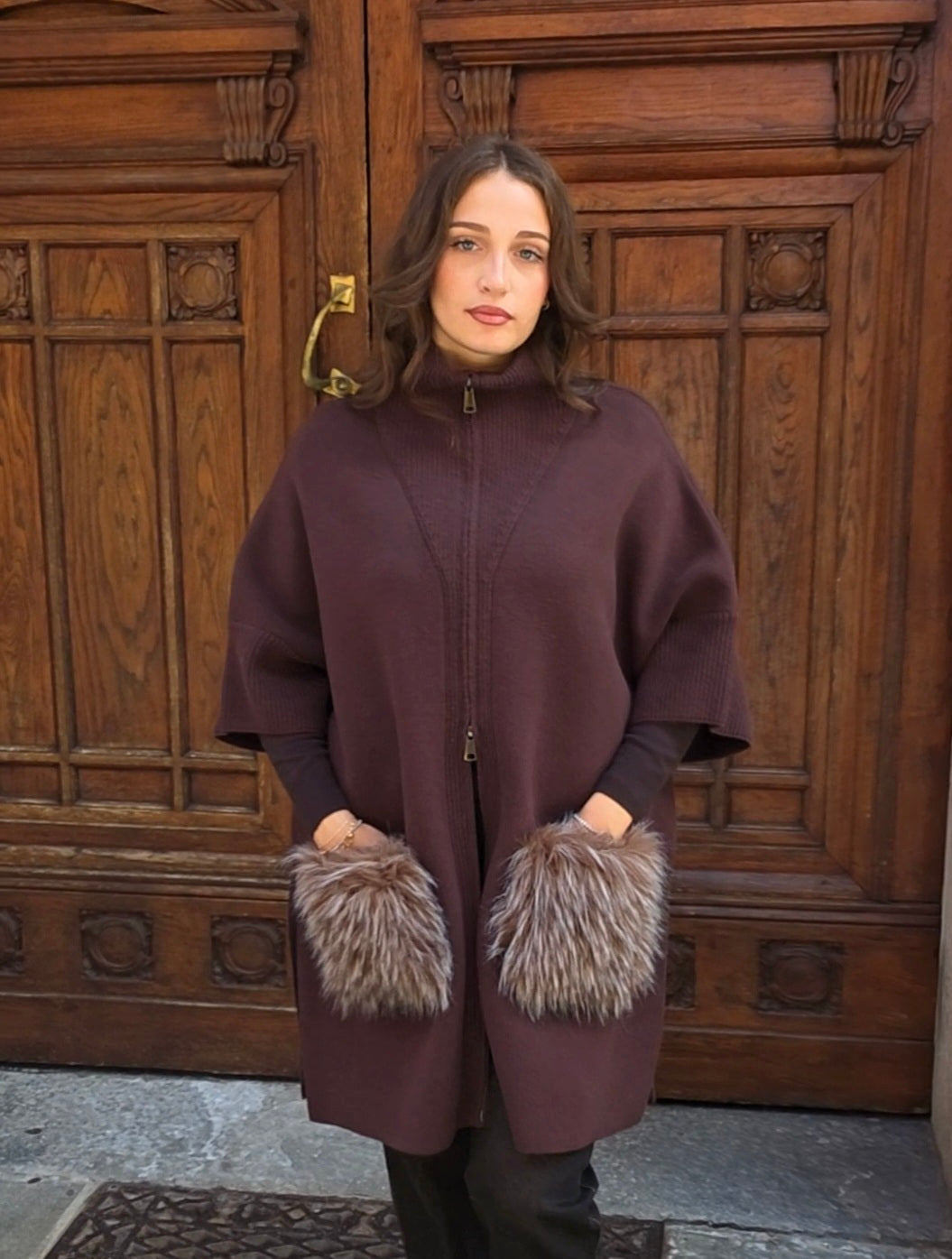 Cappotto mantella in maglia termica – Marrone
