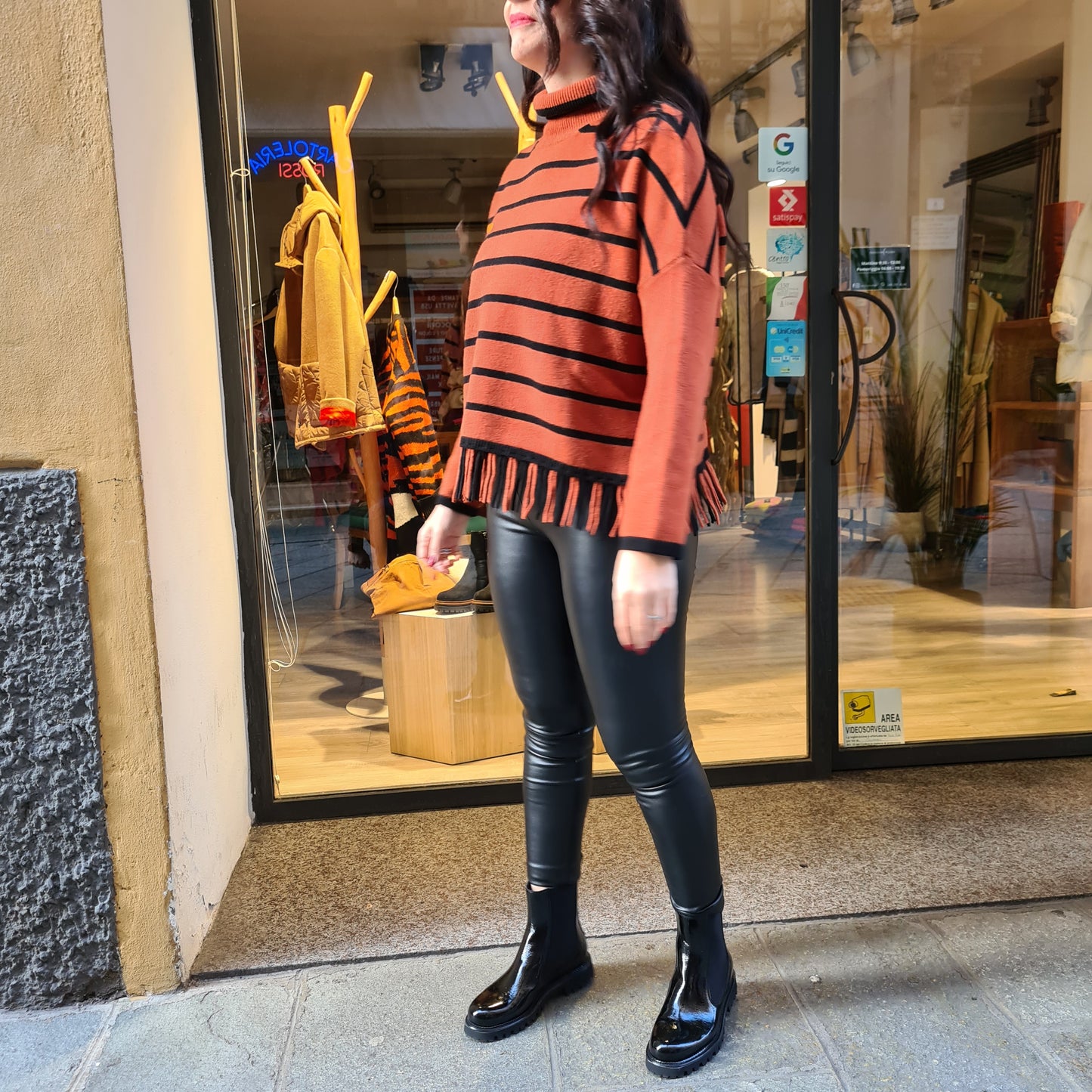 Dolcevita motivo righe con frange