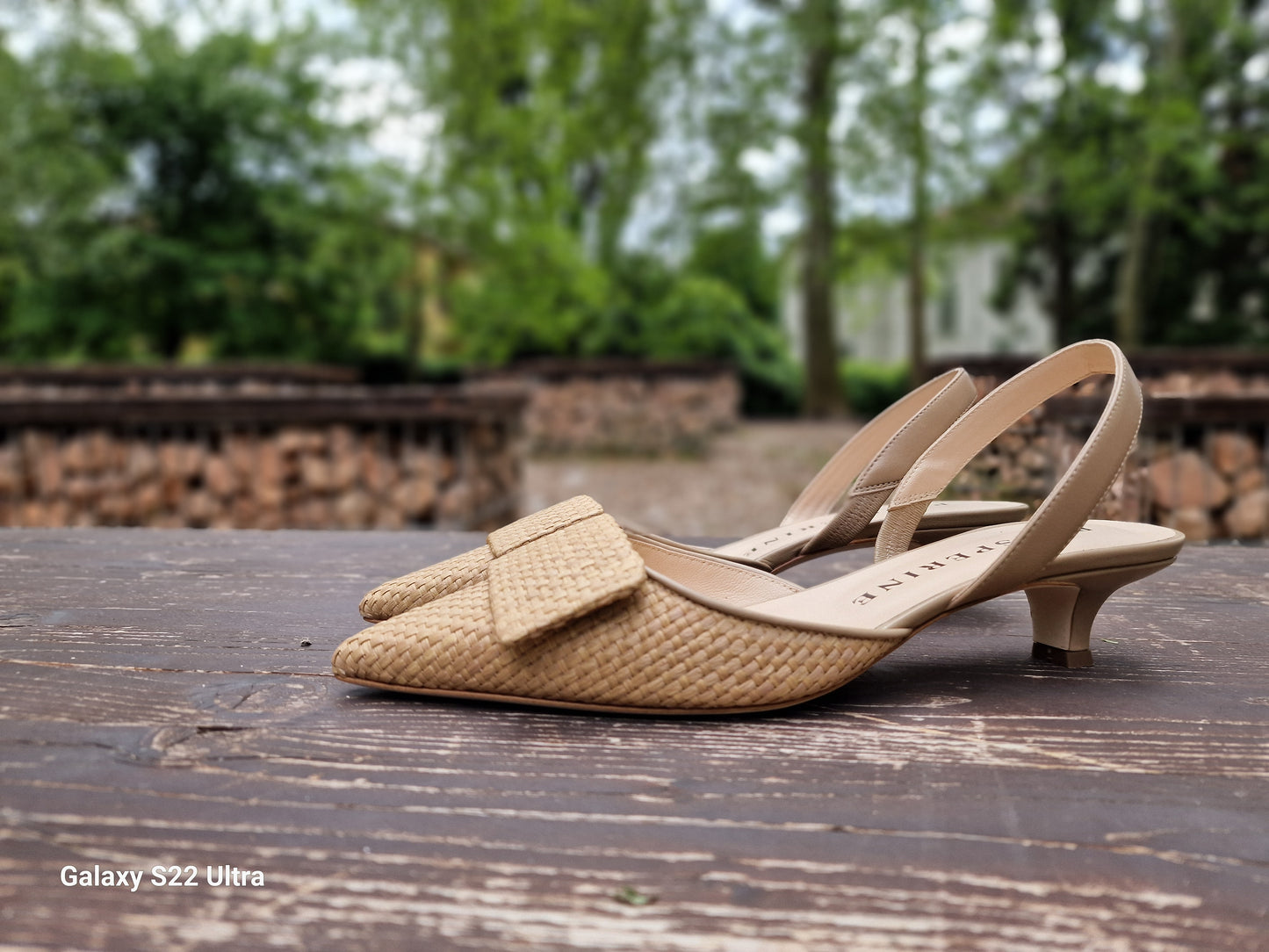 Slingback in pelle, con rivestimento in rafia