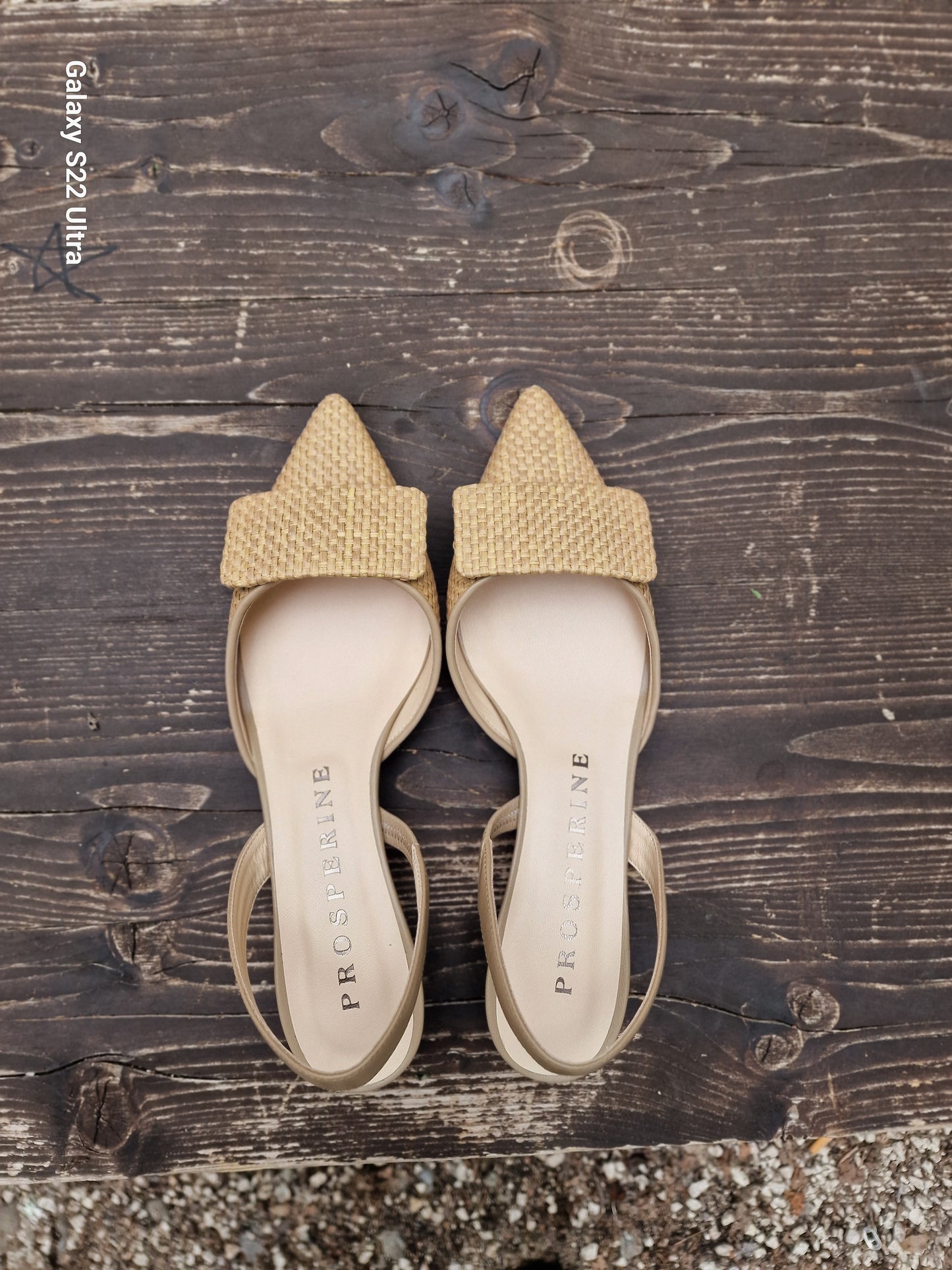 Slingback in pelle, con rivestimento in rafia