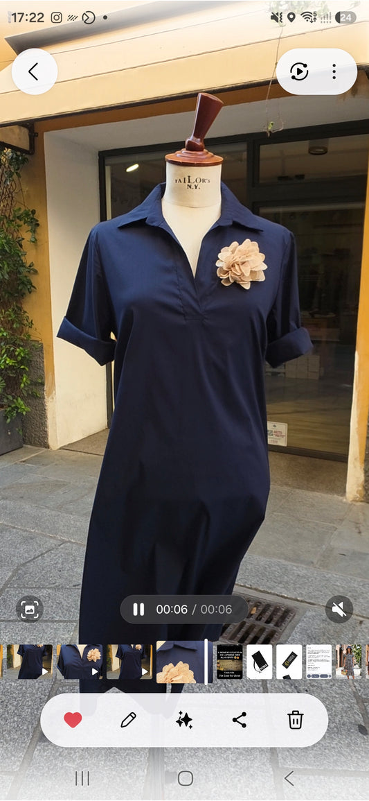 Abito Chemisier Blu con Fiore Decorativo