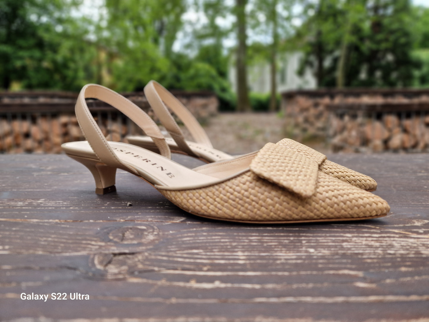 Slingback in pelle, con rivestimento in rafia